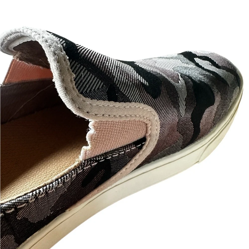 Olukai Pehuea Pa’i Soft Pink Camo Slip-on Convertible Sneaker Sz 7